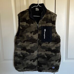 Champion Camouflage Fleece Vest